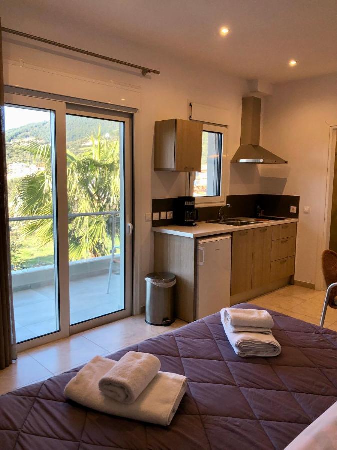 Vanessa House Luxury Apartments Skiathos Town Bagian luar foto