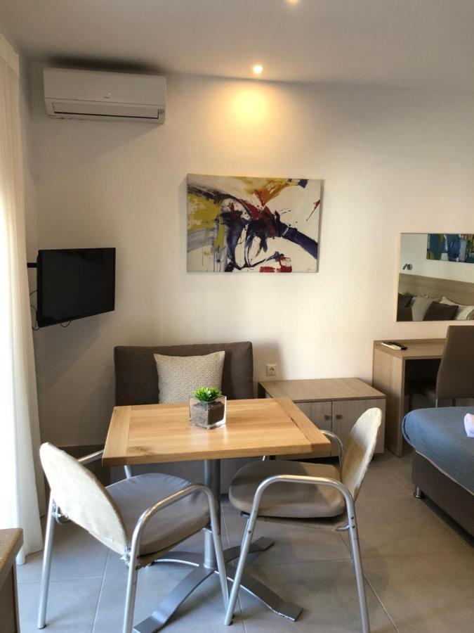 Vanessa House Luxury Apartments Skiathos Town Bagian luar foto