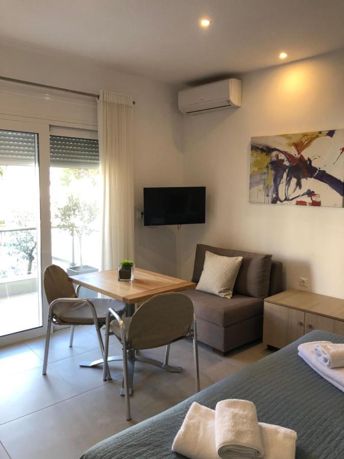 Vanessa House Luxury Apartments Skiathos Town Bagian luar foto