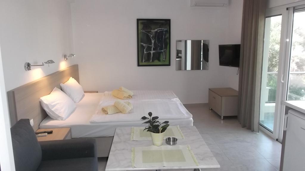 Vanessa House Luxury Apartments Skiathos Town Bagian luar foto